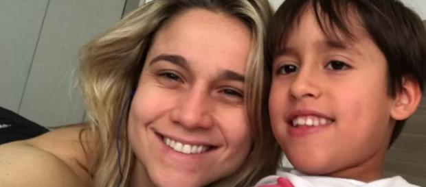 Fernanda Gentil e filho em revelação sobre homossexualidade. Fernanda Gentil e filho em revelação sobre homossexualidade.
