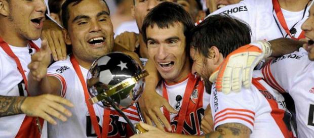 Grandes triángulos amorosos en el fútbol: Barovero y Cavenaghi ... - caracoltv.com Grandes triángulos amorosos en el fútbol: Barovero y Cavenaghi ... - caracoltv.com