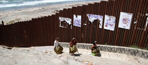 Per fare il muro alla frontiera Usa-Messico si candidano maestranze rom che vivono negli Usa ma Trump ha altro a cui pensare. Flickr