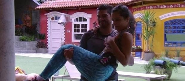 Emily sofre acidente durante treinos. (foto: reprodução TV Globo) Emily sofre acidente durante treinos. (foto: reprodução TV Globo)