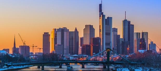 Frankfurt am Main, Symbol für Deutschlands Stärke. (Foto: Kiefer / Wikimedia Commons / CC BY-SA 2.0) Frankfurt am Main, Symbol für Deutschlands Stärke. (Foto: Kiefer / Wikimedia Commons / CC BY-SA 2.0)