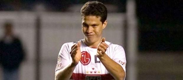 Hernanes: meio-campista acerta com o São Paulo, afirma jornalista Hernanes: meio-campista acerta com o São Paulo, afirma jornalista