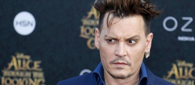Johnny Depp métamorphosé, son nouveau look affole la Toile ! | Non ... - non-stop-people.com Johnny Depp métamorphosé, son nouveau look affole la Toile ! | Non ... - non-stop-people.com
