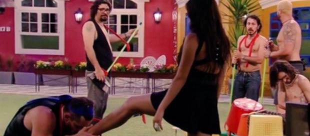 Marcos volta do paredão contra Gabriela Flor e se aproxima ainda mais de Emilly Marcos volta do paredão contra Gabriela Flor e se aproxima ainda mais de Emilly