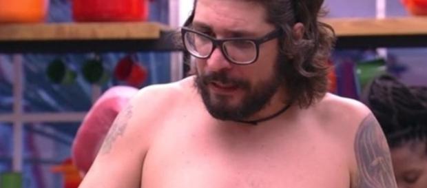Revelação de suicídio choca os confinados do BBB17 Revelação de suicídio choca os confinados do BBB17