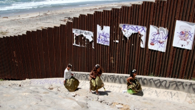 Per fare il muro alla frontiera Usa-Messico si candidano maestranze rom che vivono negli Usa ma Trump ha altro a cui pensare. Flickr