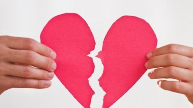Un couple emblématique de télé-réalité se sépare ! #LesMarseillais #LesAnges