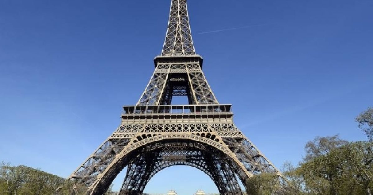 Eiffel Tower under terror threat after the Louvre incident