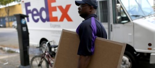 FedEx's new service - Fulfillment - takes aim at Amazon e-commerce network. / Photo from 'CNN' - cnn.com