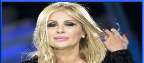 Gossip news: Tina Cipollari si commuove per la morte di una persona a lei cara