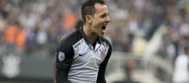 Antes criticado, Rodriguinho se tornou titular absoluto na equipe do técnico Fábio Carille Antes criticado, Rodriguinho se tornou titular absoluto na equipe do técnico Fábio Carille