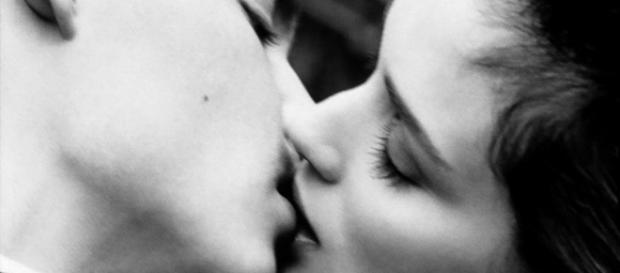 Coisas que não devem ser feitas ao beijar Coisas que não devem ser feitas ao beijar