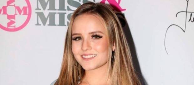Imagem de Larissa Manoela com barriga de fora arranca elogio dos fãs Imagem de Larissa Manoela com barriga de fora arranca elogio dos fãs