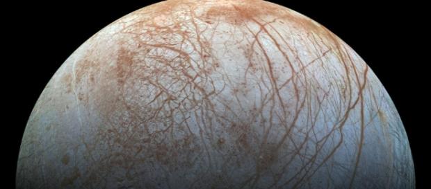 Immagine di Europa e dell'immenso oceano di ghiaccio Immagine di Europa e dell'immenso oceano di ghiaccio