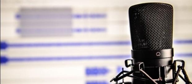 La radio è ancora oggi un punto di riferimento della comunicazione, sia dal punto di vista dell'informazione che da quello dell'intrattenimento. La radio è ancora oggi un punto di riferimento della comunicazione, sia dal punto di vista dell'informazione che da quello dell'intrattenimento.