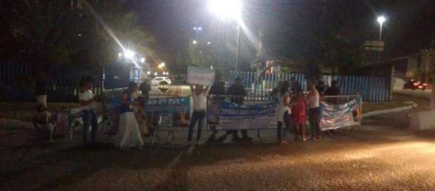 Macaé sofre greve de familiares da PM Macaé sofre greve de familiares da PM