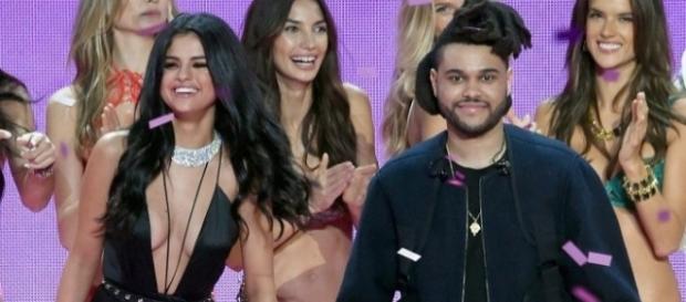 Selena Gomez e The Weeknd estão namorando Selena Gomez e The Weeknd estão namorando
