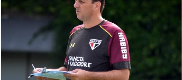 Rogério Ceni fará sua estreia como técnico diante da torcida tricolor Rogério Ceni fará sua estreia como técnico diante da torcida tricolor