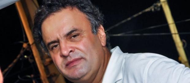 Senador Aécio Neves estava no avião que teve uma pane no trem de pouso Senador Aécio Neves estava no avião que teve uma pane no trem de pouso