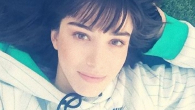 Ozge Gurel ringrazia le fan italiane.