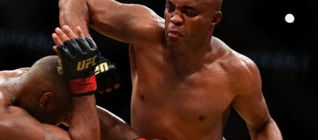 Anderson Silva x Derek Brunson: assista ao vivo na Globo e no canal Combate Anderson Silva x Derek Brunson: assista ao vivo na Globo e no canal Combate