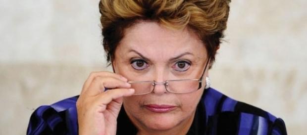 Dilma solta nota à imprensa na data de hoje, refutando as acusações da revista (Reprodução: web) Dilma solta nota à imprensa na data de hoje, refutando as acusações da revista (Reprodução: web)
