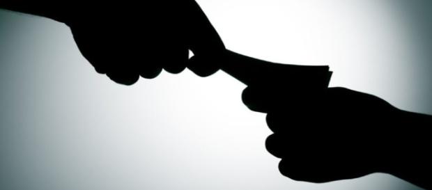 Gli ultimi scandali di corruzione in Italia Gli ultimi scandali di corruzione in Italia