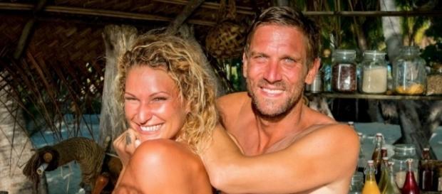 Sie freuen sich: Die werdenen Eltern Janni (26) und Peer (41) / Foto: RTL Sie freuen sich: Die werdenen Eltern Janni (26) und Peer (41) / Foto: RTL