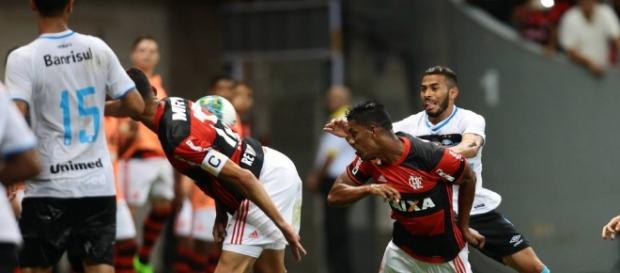 Times ainda se armam para a temporada Times ainda se armam para a temporada