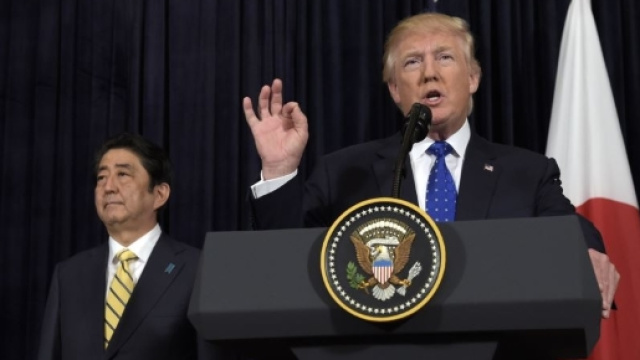 Dichiarazione congiunta del premier nipponico Abe e di Trump di condanna del test misisilistico della Corea del Nord. Foto: Twitter.