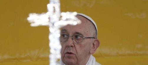 Il Papa condanna i preti pedofili nella prefazione del libro di una vittima di costoro