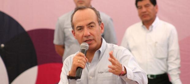 Felipe Calderón fue presidente mexicano desde el 2006 hasta el 2012 Felipe Calderón fue presidente mexicano desde el 2006 hasta el 2012