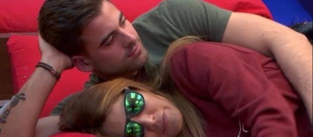 GH VIP 5: Sergio Ayala e Ivonne Reyes, tensión sexual entre besos - lecturas.com GH VIP 5: Sergio Ayala e Ivonne Reyes, tensión sexual entre besos - lecturas.com