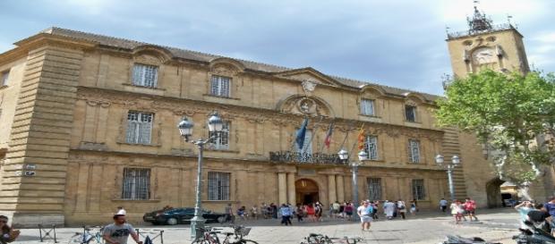 Mairie d'Aix-en-Provence en été Mairie d'Aix-en-Provence en été