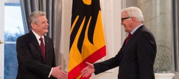 Vorgänger und Nachfolger: wie wird Steinmeier agieren? (Fotoverantw./URG Suisse: Blasting.News Archiv) Vorgänger und Nachfolger: wie wird Steinmeier agieren? (Fotoverantw./URG Suisse: Blasting.News Archiv)
