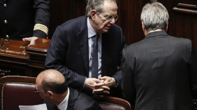 A febbraio aumentano accise sigarette e benzina - today.it