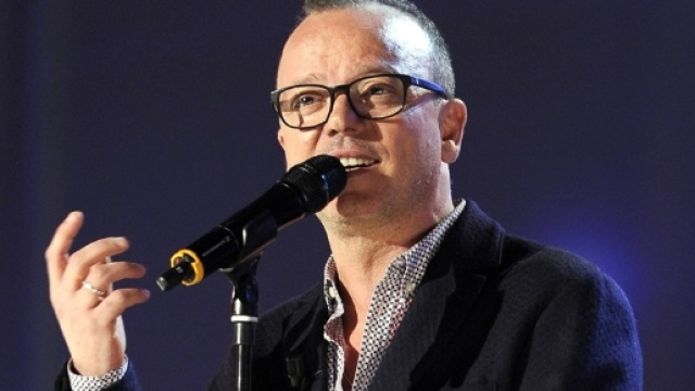 Gigi D'Alessio critica la giuria che ha eliminato la sua canzone a Sanremo 2017