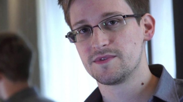 Il regalo di Putin a Trump: Snowden potrebbe tornare negli Stati ... - webdigital.hu