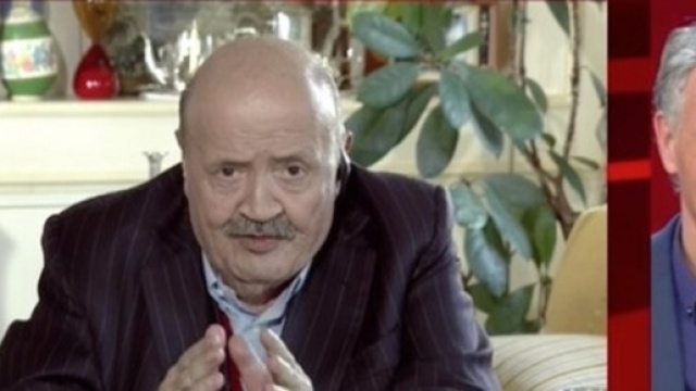 Maurizio Costanzo in collegamento con L'Arena di Giletti