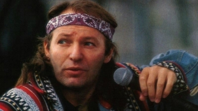 Vasco Rossi negli anni '80, una star dopo essere stato 'bocciato' sul palco di Sanremo