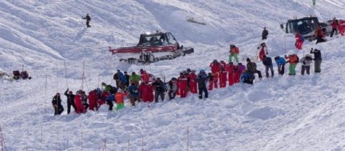 Les secouristes à pied d'oeuvre pour retrouver les skieurs disparus