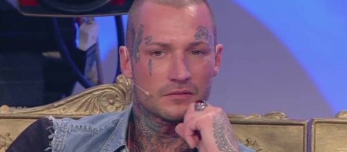 Manuel Vallicella abbandona il trono uomini e donne e carmen cosa fa? Spiazza tutti.