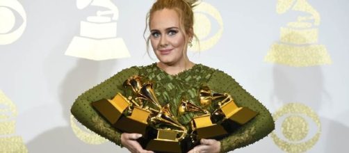 Vincitori Grammy Awards 2017, Adele mattatrice con 5 grammofonini conquistati