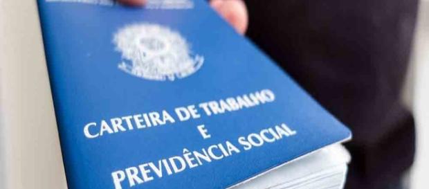 Desemprego atinge quase 13 milhões de brasileiros Desemprego atinge quase 13 milhões de brasileiros