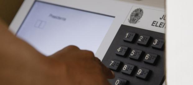 Em 2018, os eleitores escolherão presidente, senador, governador e deputados federais e estaduais Em 2018, os eleitores escolherão presidente, senador, governador e deputados federais e estaduais