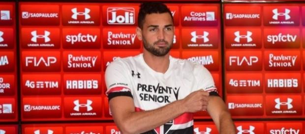 Gilberto marcou três gols na vitória por 5 a 2 Gilberto marcou três gols na vitória por 5 a 2