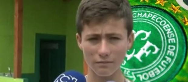 Johan Ramires recebeu o título de Anjo da Chape ao auxiliar as equipes de busca que conseguiram resgatar com vida 4 passageiros da aeronave Johan Ramires recebeu o título de Anjo da Chape ao auxiliar as equipes de busca que conseguiram resgatar com vida 4 passageiros da aeronave