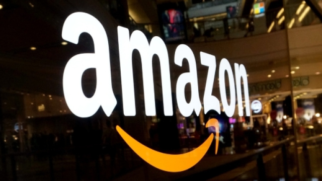 Amazon inaugura il villaggio di Natale a Milano | Webnews - webnews.it