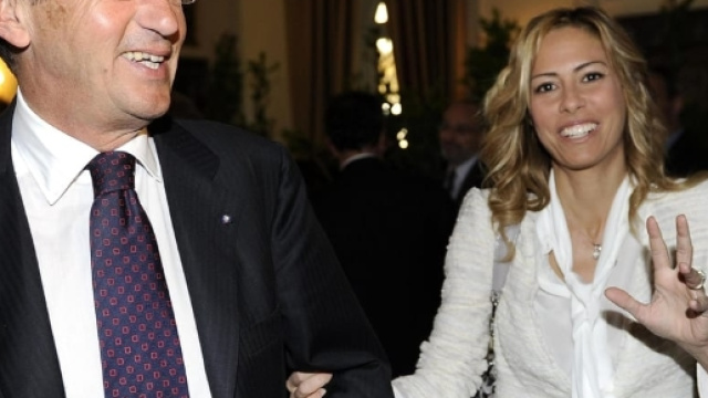 Gianfranco Fini, indagato per riciclaggio, con la compagna Elisabetta Tulliani