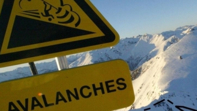 Neuf personnes emportées par une avalanche à Tignes